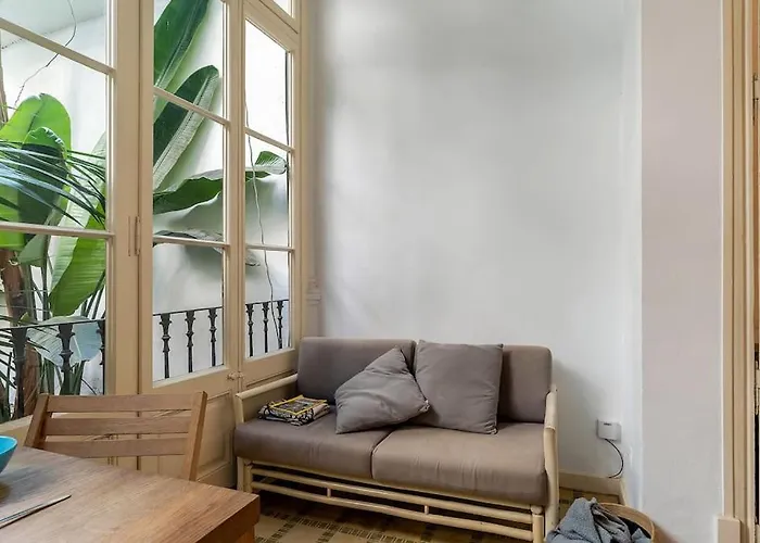 Canela Homes Barcelona Patio